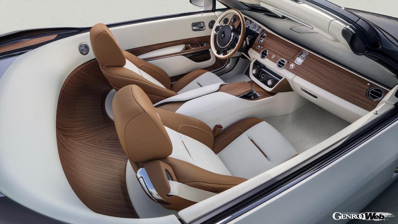 世界に1台のみのロードスター「アルカディア ドロップテイル」のインテリア。