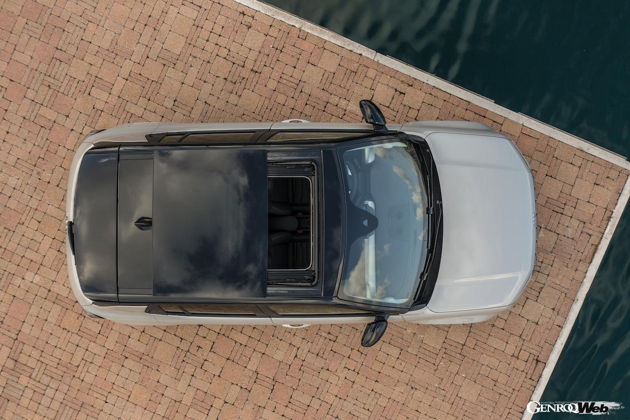 「ジープ アベンジャー E-ハイブリッド」のエクステリア。