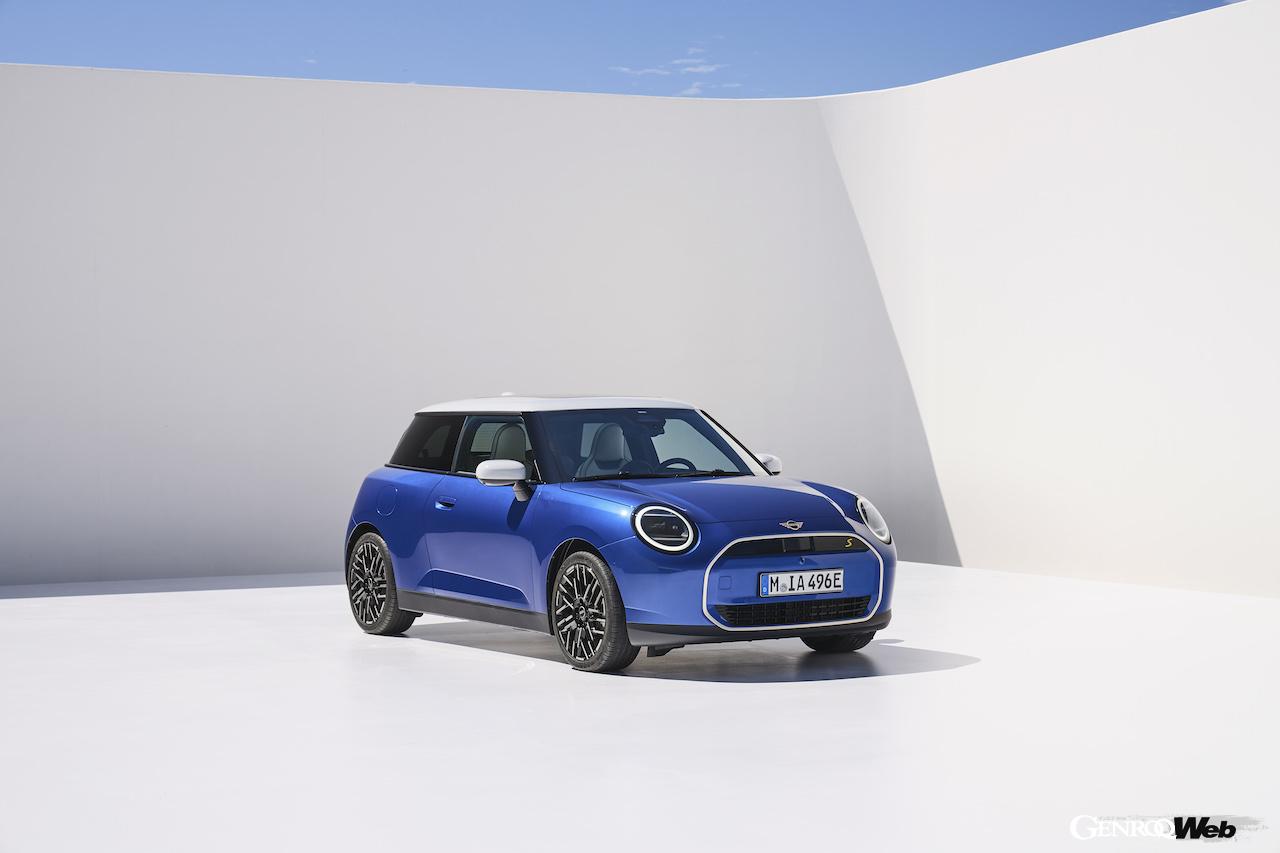 新型「MINI クーパー SE 3ドア」のエクステリア。