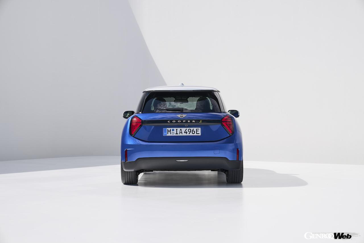 新型「MINI クーパー SE 3ドア」のエクステリア。