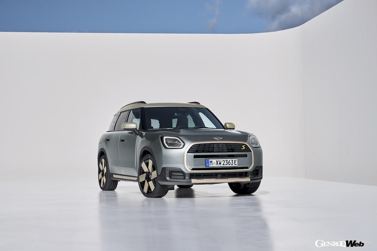 フル電動SUV「MINI カントリーマン SE ALL4」のエクステリア。