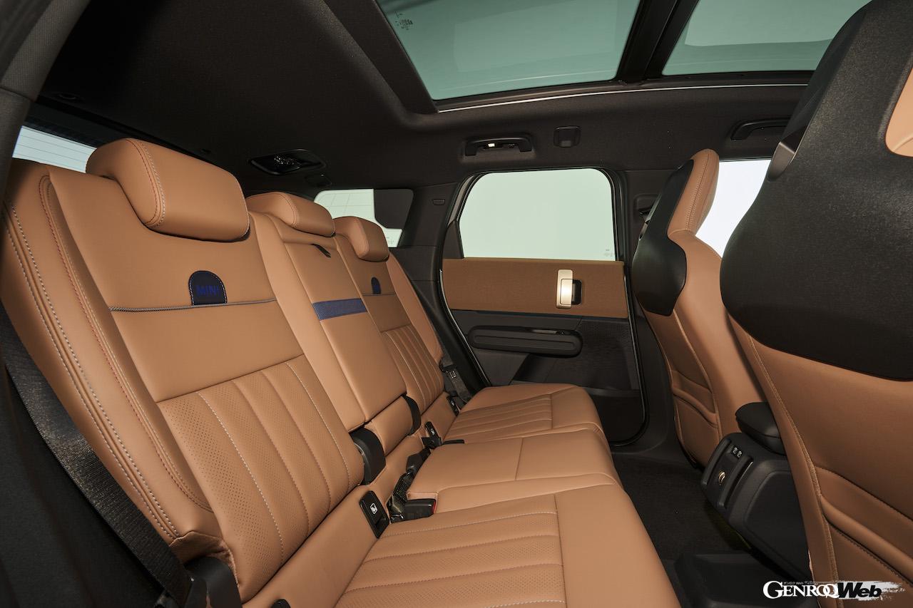 フル電動SUV「MINI カントリーマン SE ALL4」のインテリア。