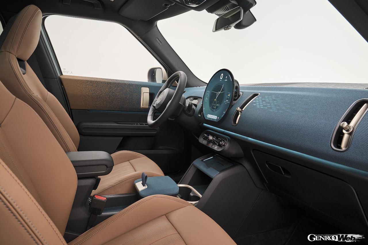 フル電動SUV「MINI カントリーマン SE ALL4」のインテリア。