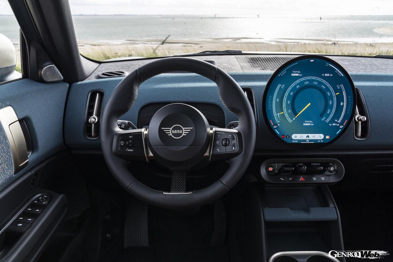 フル電動SUV「MINI カントリーマン SE ALL4」のインテリア。