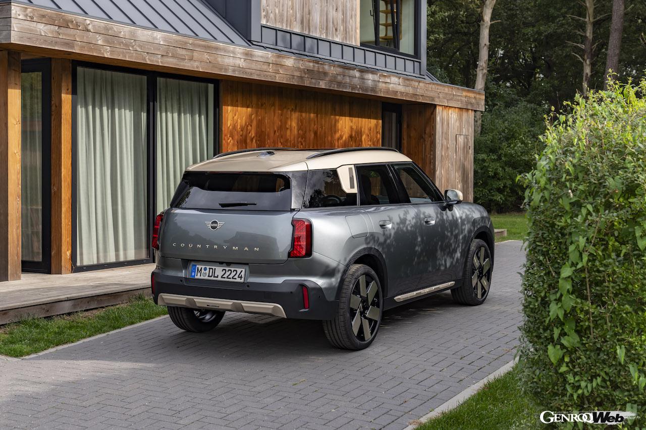 フル電動SUV「MINI カントリーマン SE ALL4」のエクステリア。