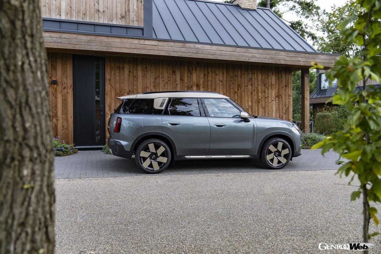 フル電動SUV「MINI カントリーマン SE ALL4」のエクステリア。