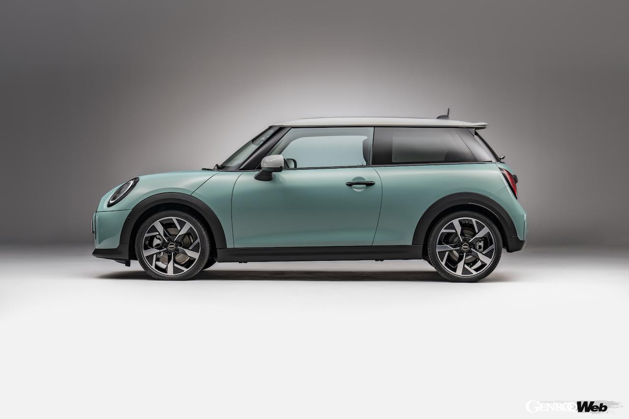 新型「MINI クーパー S 3ドア」のエクステリア。