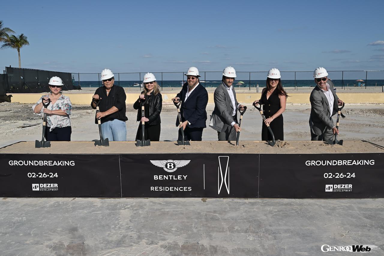 ベントレーモーターズのリージョナルディレクター、クリストフ・ジョルジュ（左）と、デザー・デベロップメントのギル・デザー会長（右）が参加した「ベントレーレジデンス」の起工式が行われた。