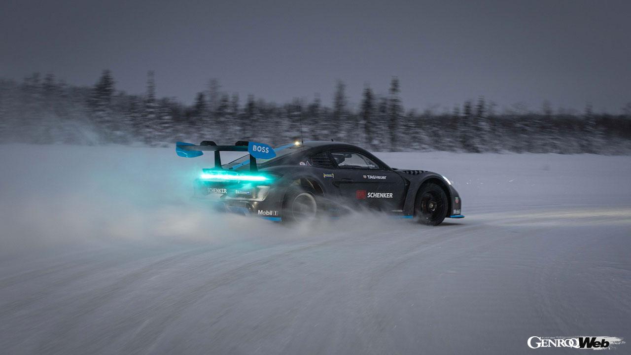 フィンランドの北極圏レヴィにおいて、「ポルシェ GT4 eパフォーマンス・ツアー」が実施された。