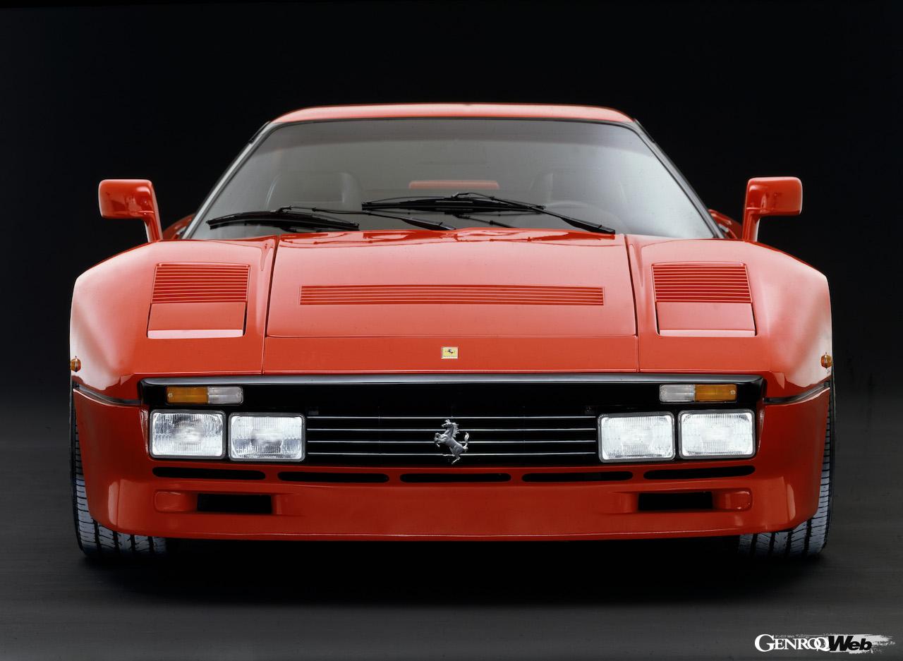 1984年のジュネーブ・モーターショーにおいて、ワールドプレミアされたフェラーリ GTO。「288 GTO」は非公式名称となる。