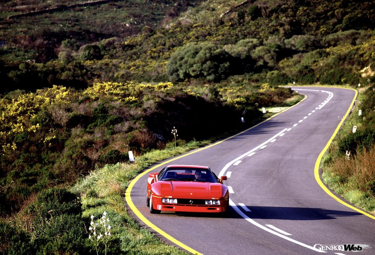 1984年のジュネーブ・モーターショーにおいて、ワールドプレミアされたフェラーリ GTO。「288 GTO」は非公式名称となる。