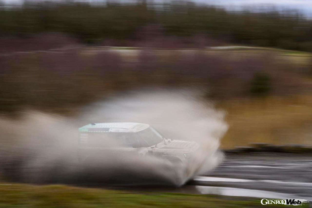 ディフェンダー 90によるワンメイクラリーシリーズ「ディフェンダー・ラリー・シリーズUK」が、ウォルターズ・アリーナで開幕した。