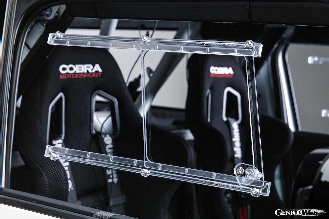 ディフェンダー・ラリー・シリーズUK用「ディフェンダー 90」ワンメイクラリー仕様。