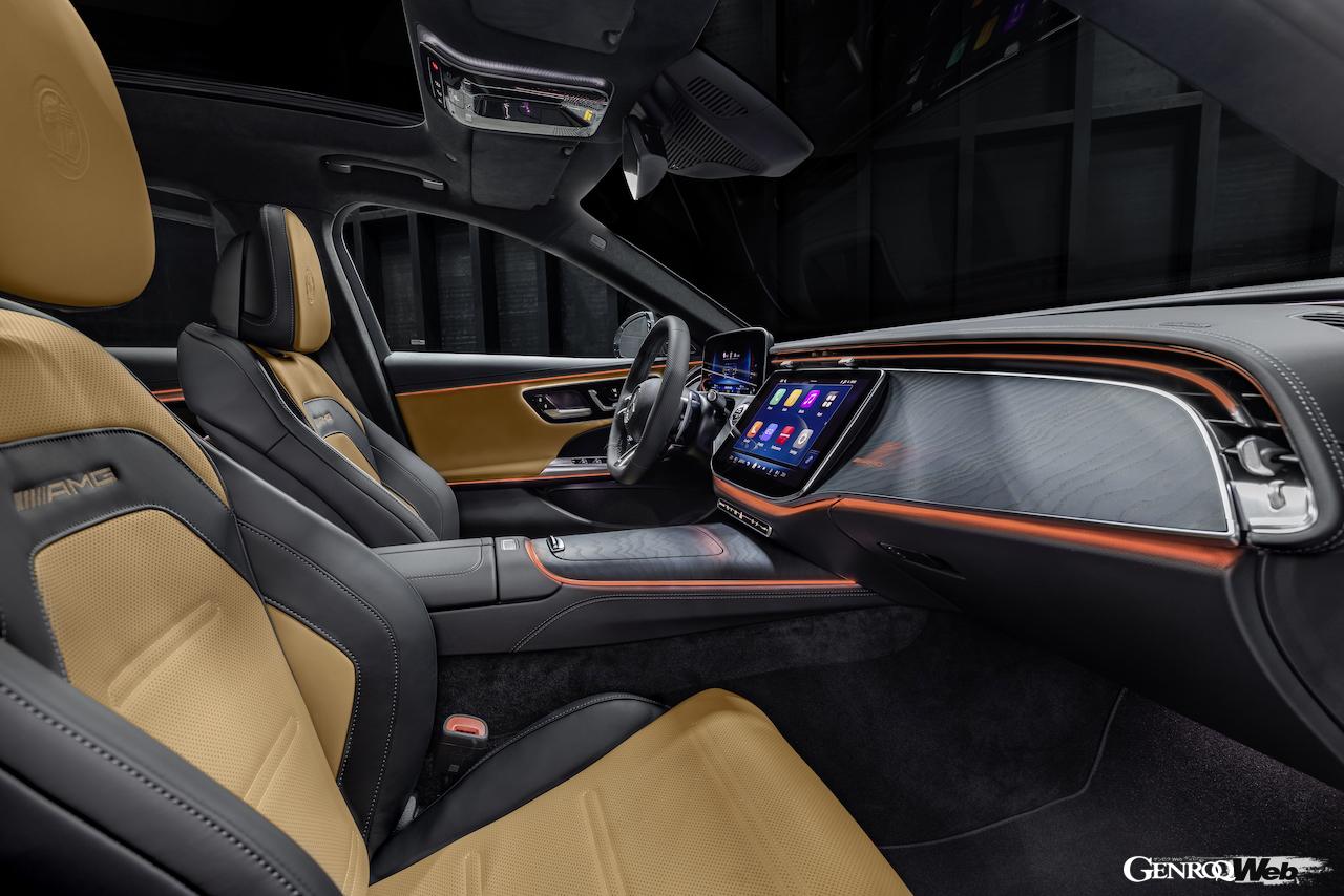 「メルセデスAMG E 53 ハイブリッド 4MATIC+ エステート」のインテリア。