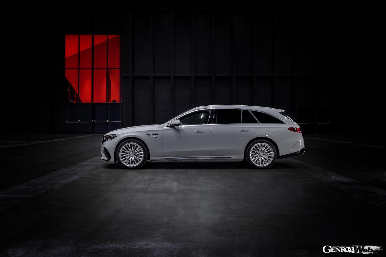 「メルセデスAMG E 53 ハイブリッド 4MATIC+ エステート」のエクステリア。