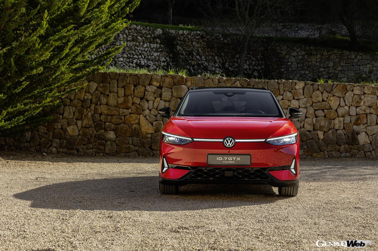 「フォルクスワーゲン ID.7 GTX ツアラー」のエクステリア。