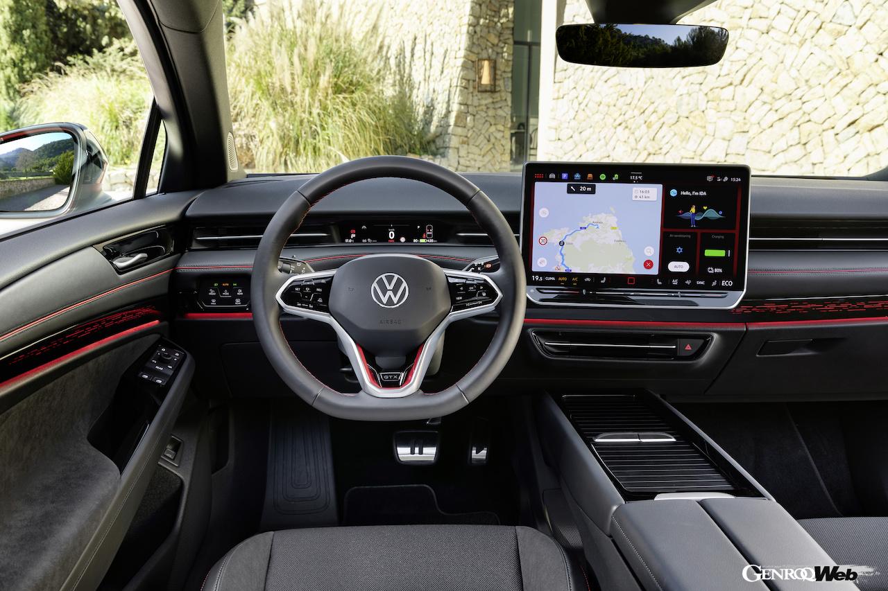 「フォルクスワーゲン ID.7 GTX ツアラー」のインテリア。