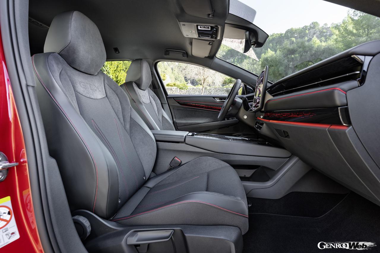 「フォルクスワーゲン ID.7 GTX ツアラー」のインテリア。