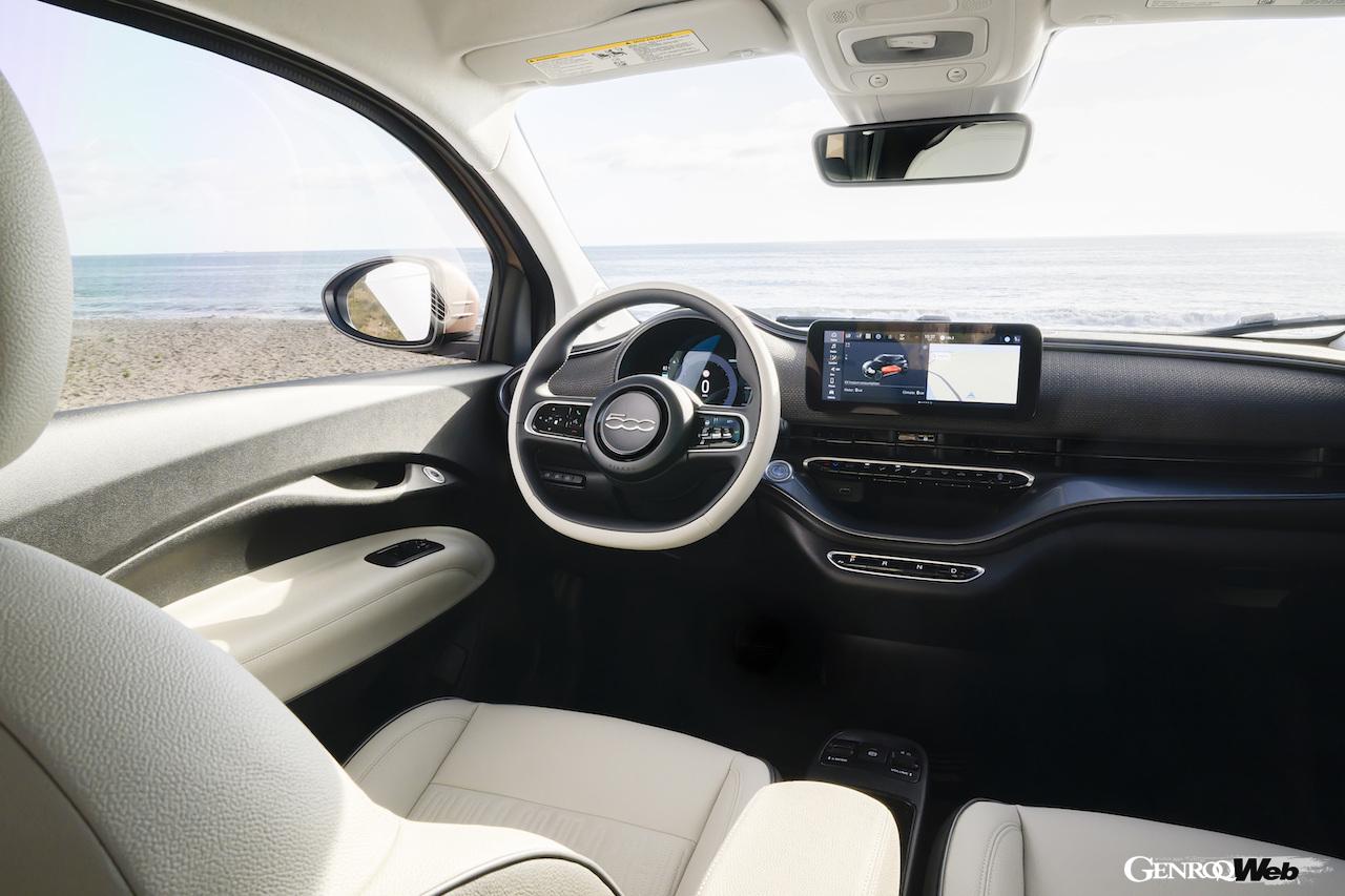 「フィアット 500e Inspired By Music」のインテリア。