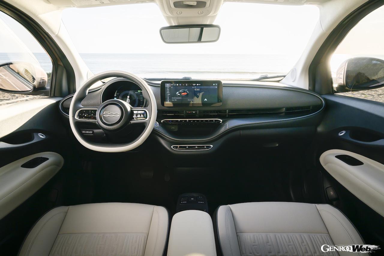 「フィアット 500e Inspired By Music」のインテリア。