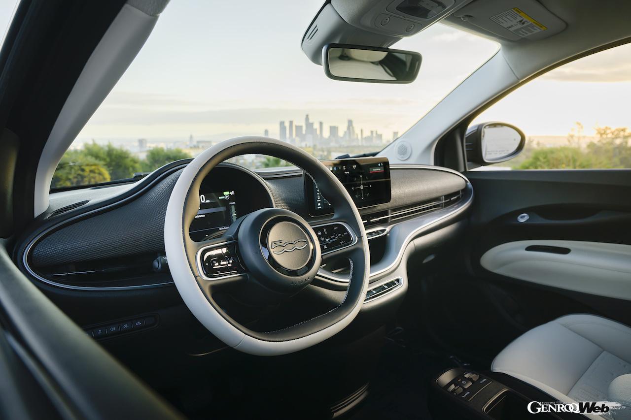 「フィアット 500e Inspired By Music」のインテリア。