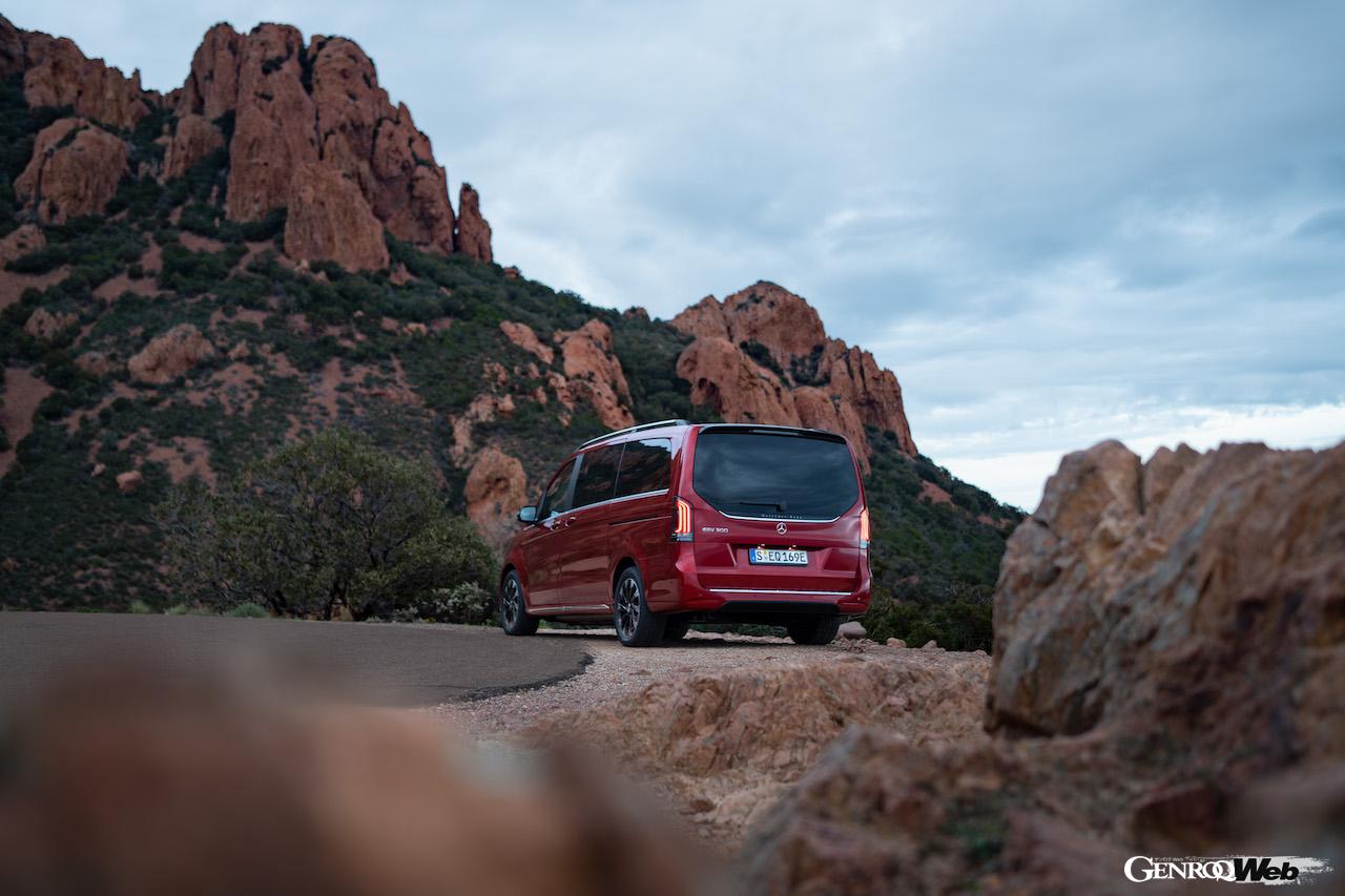 「メルセデス・ベンツ EQV」改良新型のエクステリア。