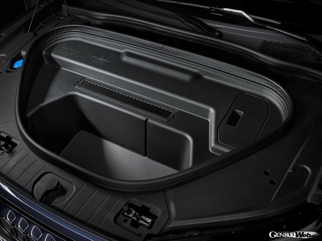 最新アーキテクチャーPPEを採用した「アウディ Q6 e-tron」のラゲッジルーム。