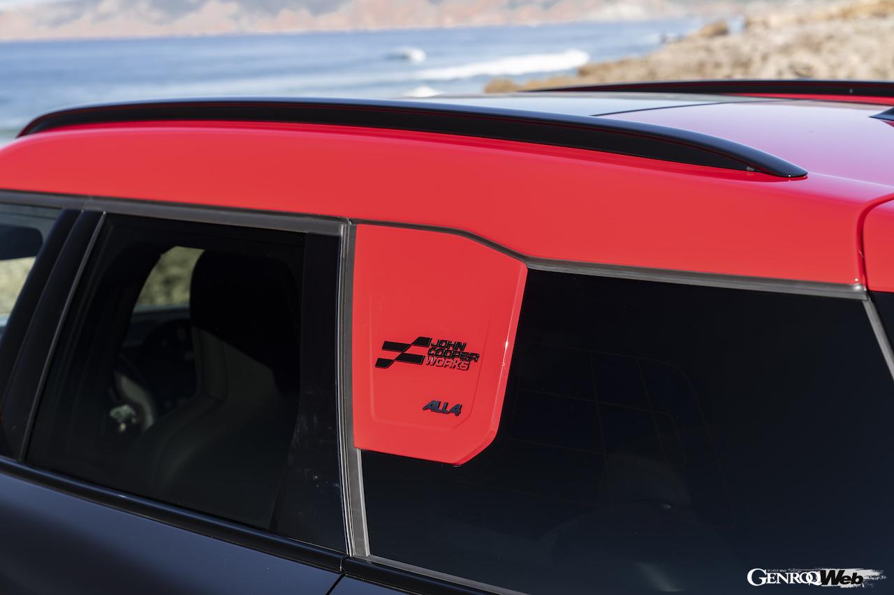 「MINI ジョン クーパー ワークス カントリーマン ALL4」のエクステリア。