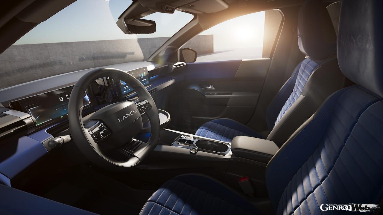 「ランチア イプシロン エディツィオーネ リミタータ カッシーナ 」のインテリア。