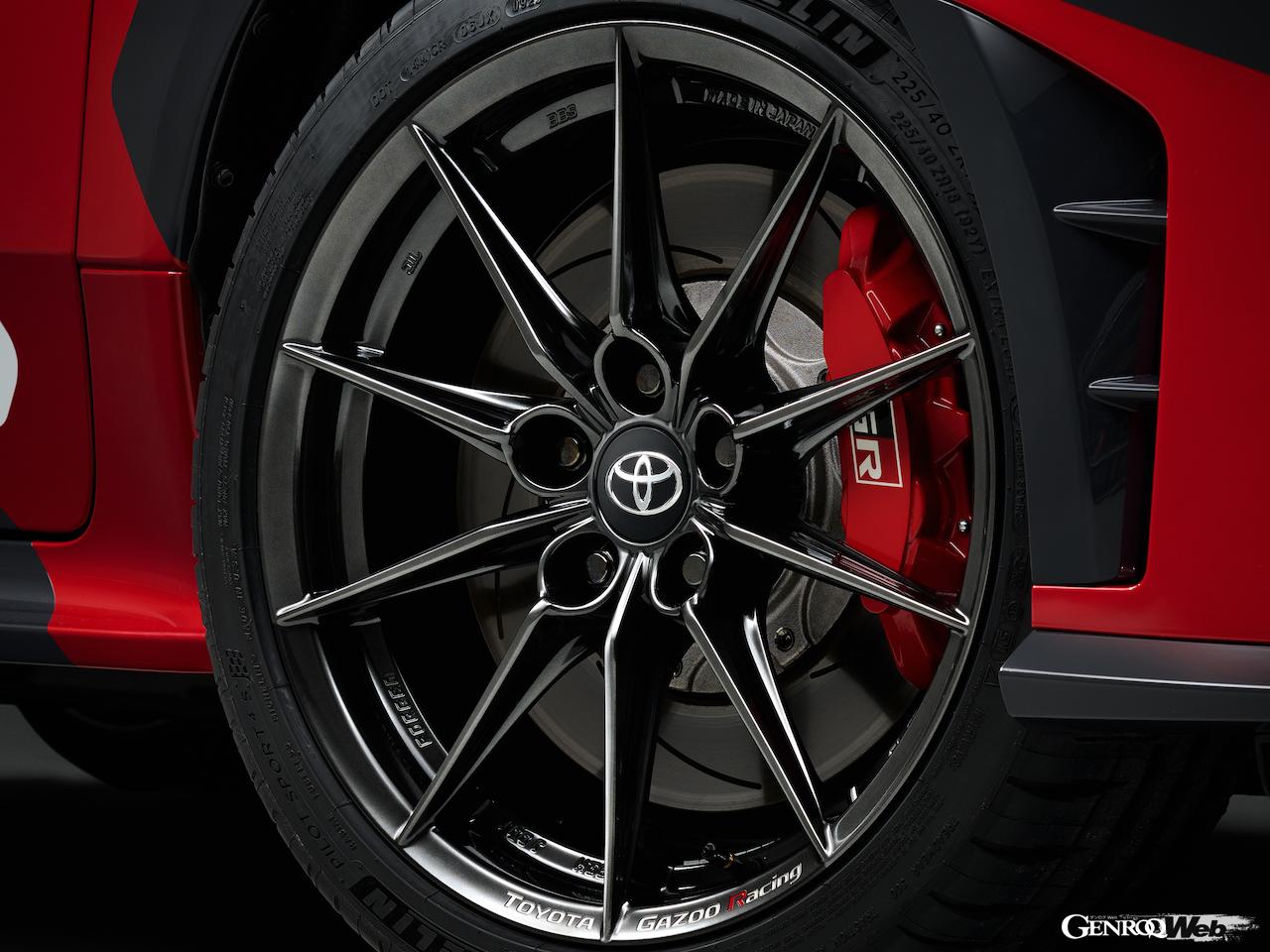 「GRヤリス RZ High performance カッレ・ロバンペラ エディション」の専用装備。