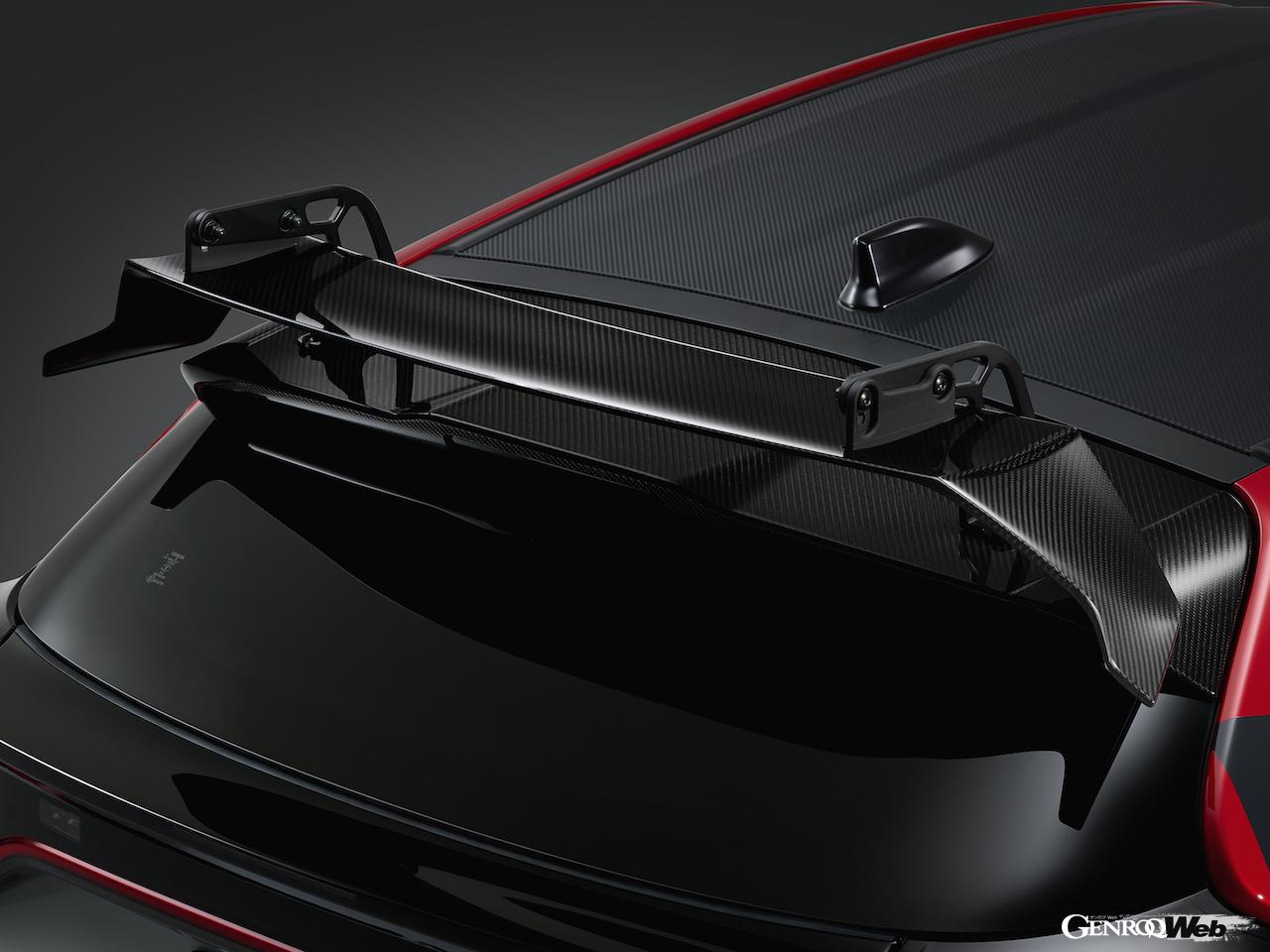 「GRヤリス RZ High performance カッレ・ロバンペラ エディション」の専用装備。