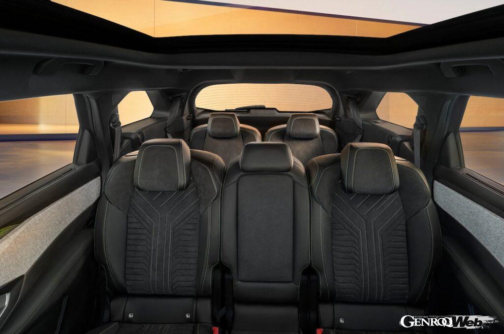 7シーターフル電動クロスオーバー「プジョー E-5008」のインテリア。