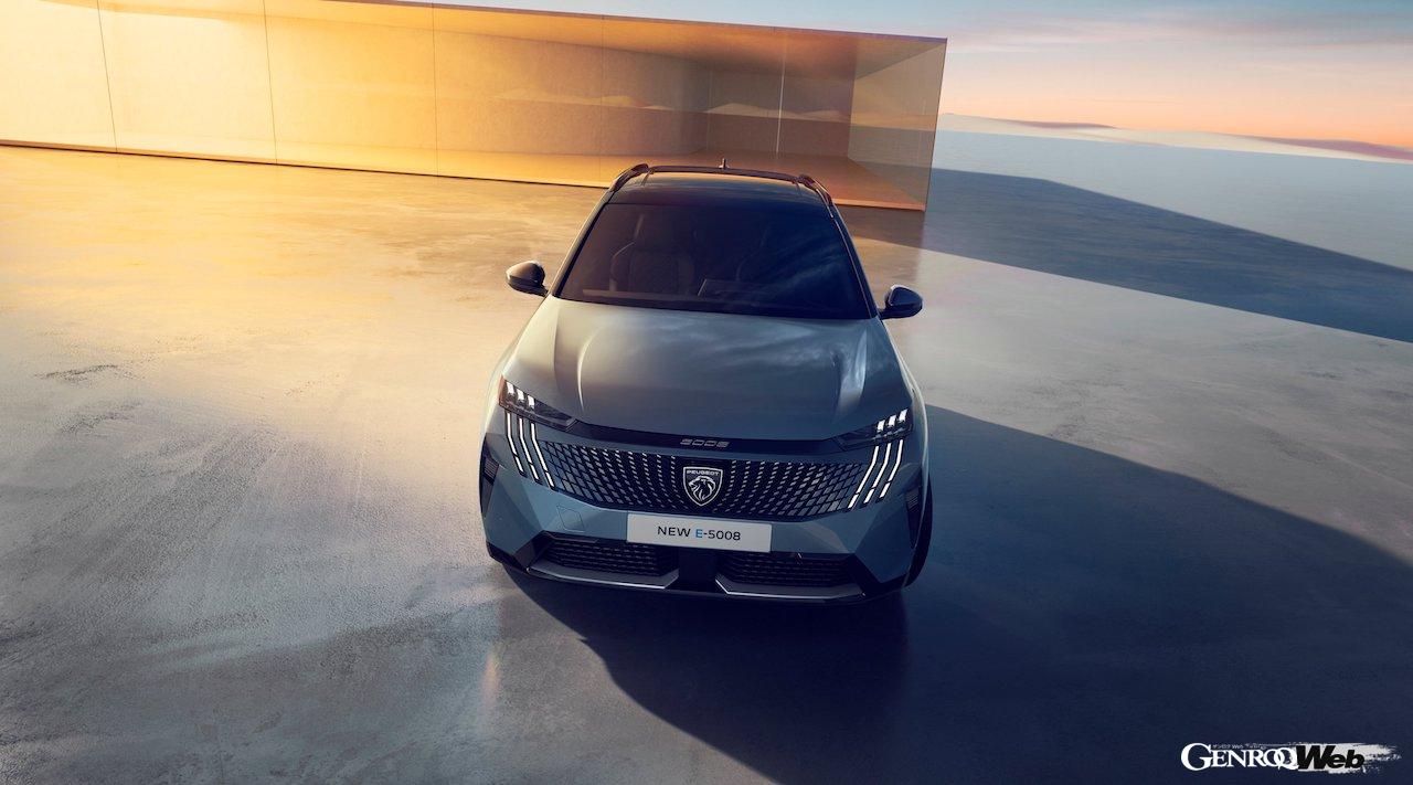 7シーターフル電動クロスオーバー「プジョー E-5008」のエクステリア。