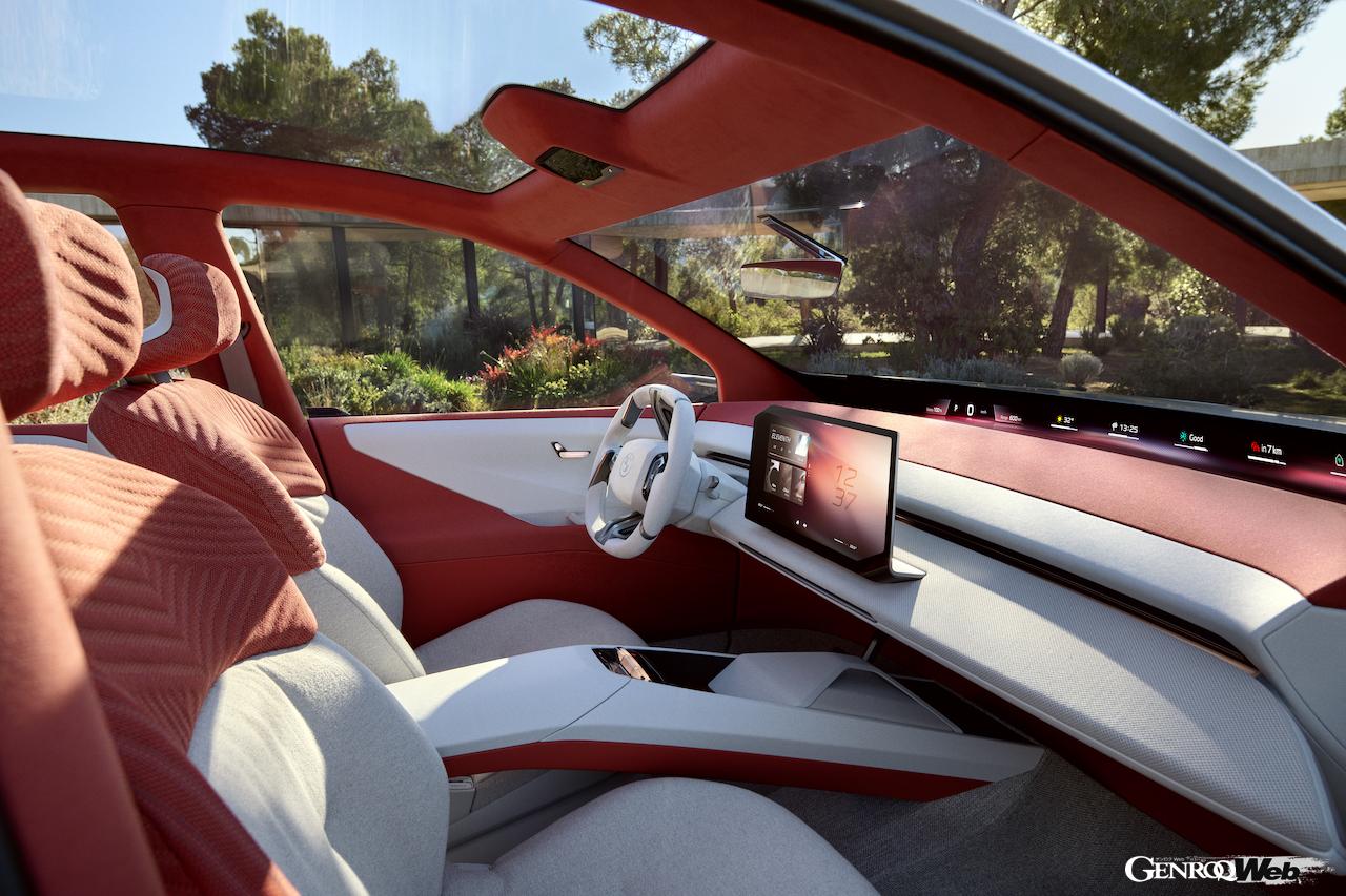 次世代SAVを予告する「BMW ビジョン ノイエ クラッセ X」のインテリア。