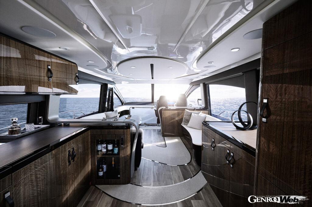 一部改良が施されたレクサスのフラッグシップヨット「LY650」のインテリア。