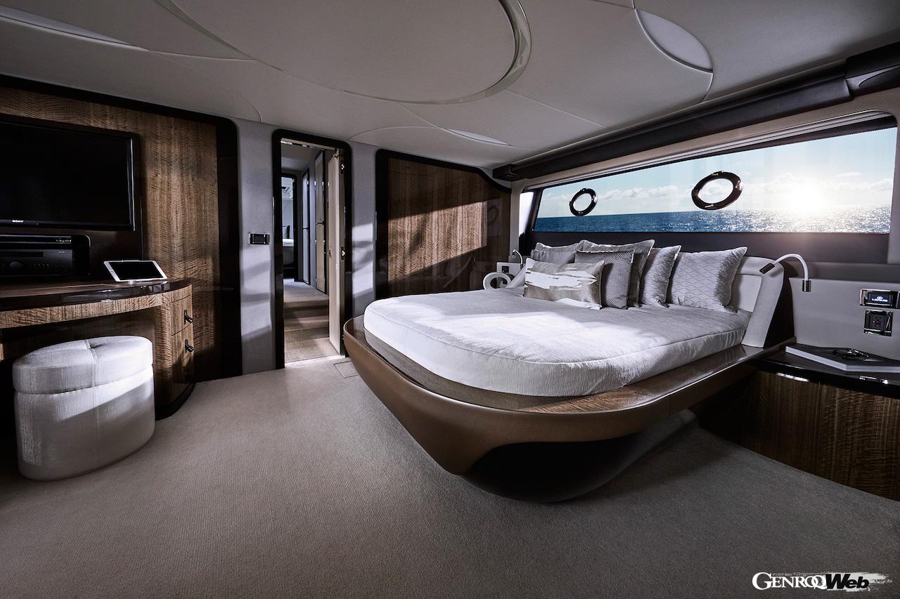 一部改良が施されたレクサスのフラッグシップヨット「LY650」のインテリア。