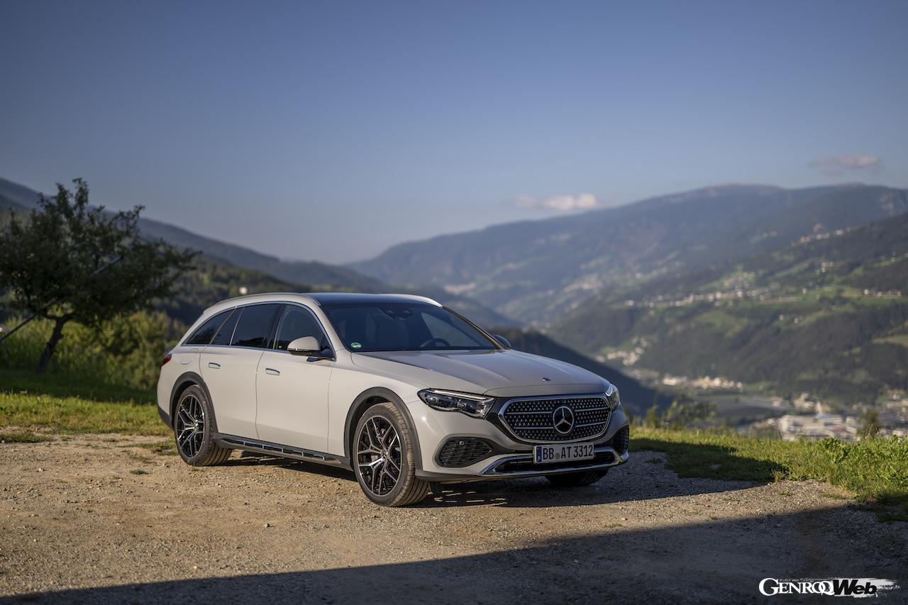 クロスオーバーモデルの「E 220 d 4MATIC オールテレイン」のエクステリア。