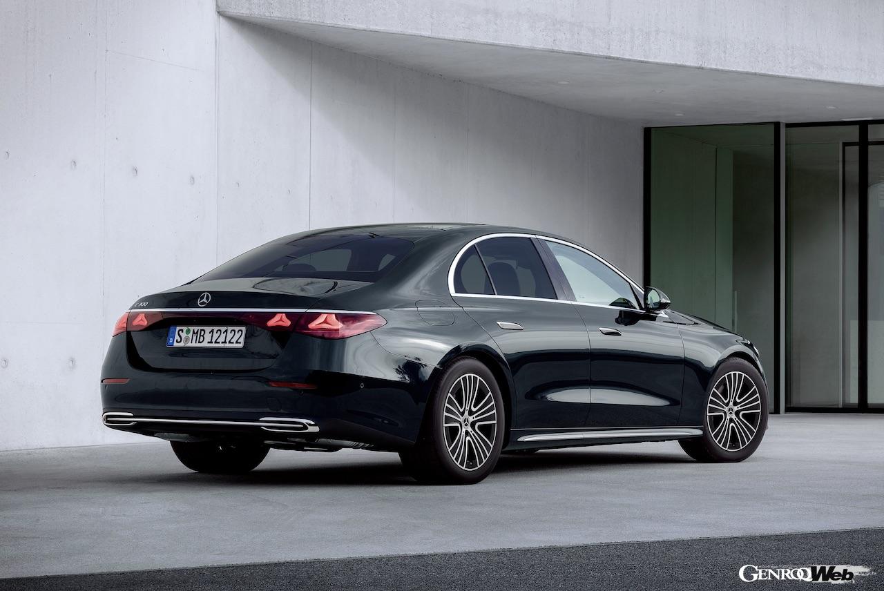 最高出力258PSを発揮する2.0リッター直列4気筒ガソリンターボに、メルセデスが誇るISG（インテグレーテッド・スターター・ジェネレーター）が組み合わせられ、パワーと効率性を両立させた。