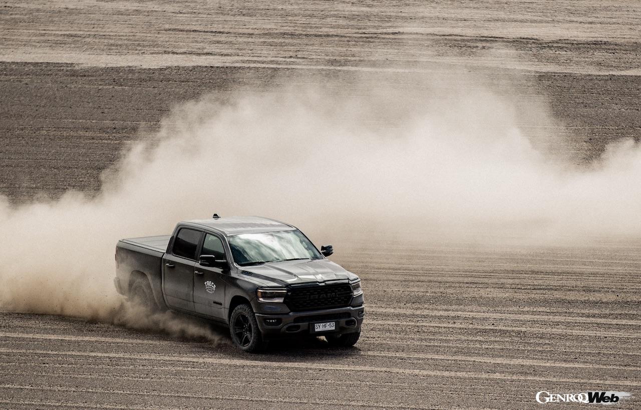 ポル・タレスの「オホス・デル・サラード」挑戦をサポートした、ラム 1500 ビッグホーン。