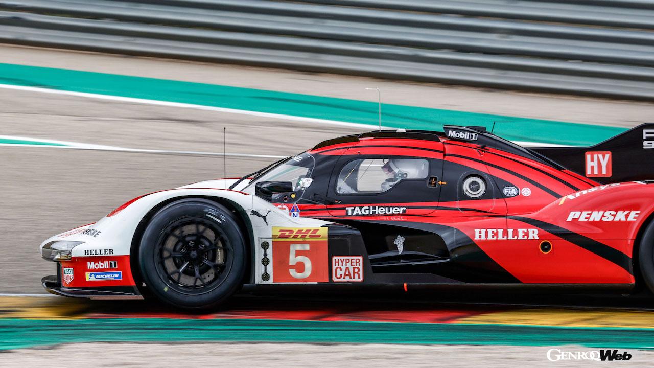 ハイブリッドプロトタイプ「ポルシェ 963」で精力的にモーターランド・アラゴンでラップを重ねたセバスチャン・ベッテル。