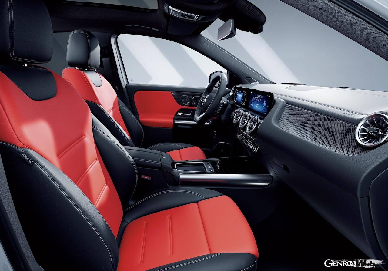 メルセデス AMG GLA 45 S 4MATIC+のインテリア。