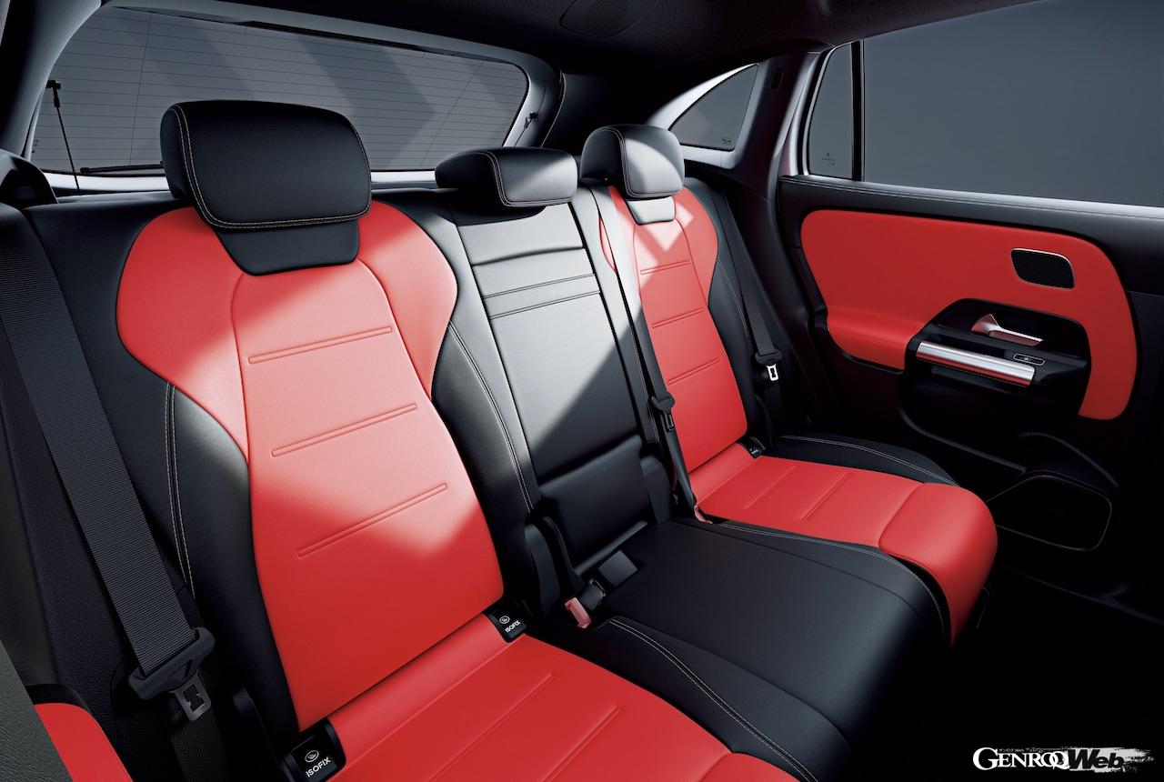 メルセデス AMG GLA 45 S 4MATIC+のインテリア。