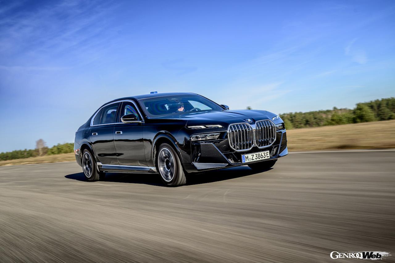 「BMWセキュリティビークル・トレーニング」で使用されている、BMW i7 プロテクション。