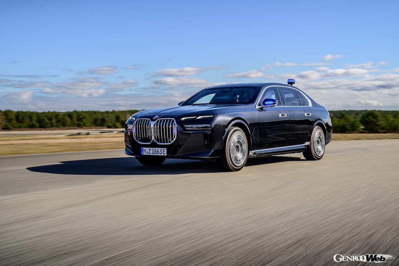 「BMWセキュリティビークル・トレーニング」で使用されている、BMW i7 プロテクション。