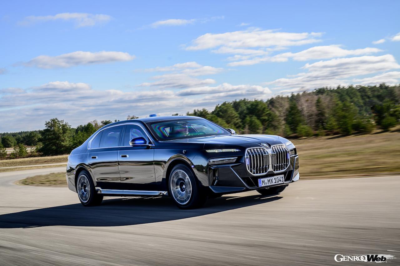 「BMWセキュリティビークル・トレーニング」で使用されている、BMW i7 プロテクション。