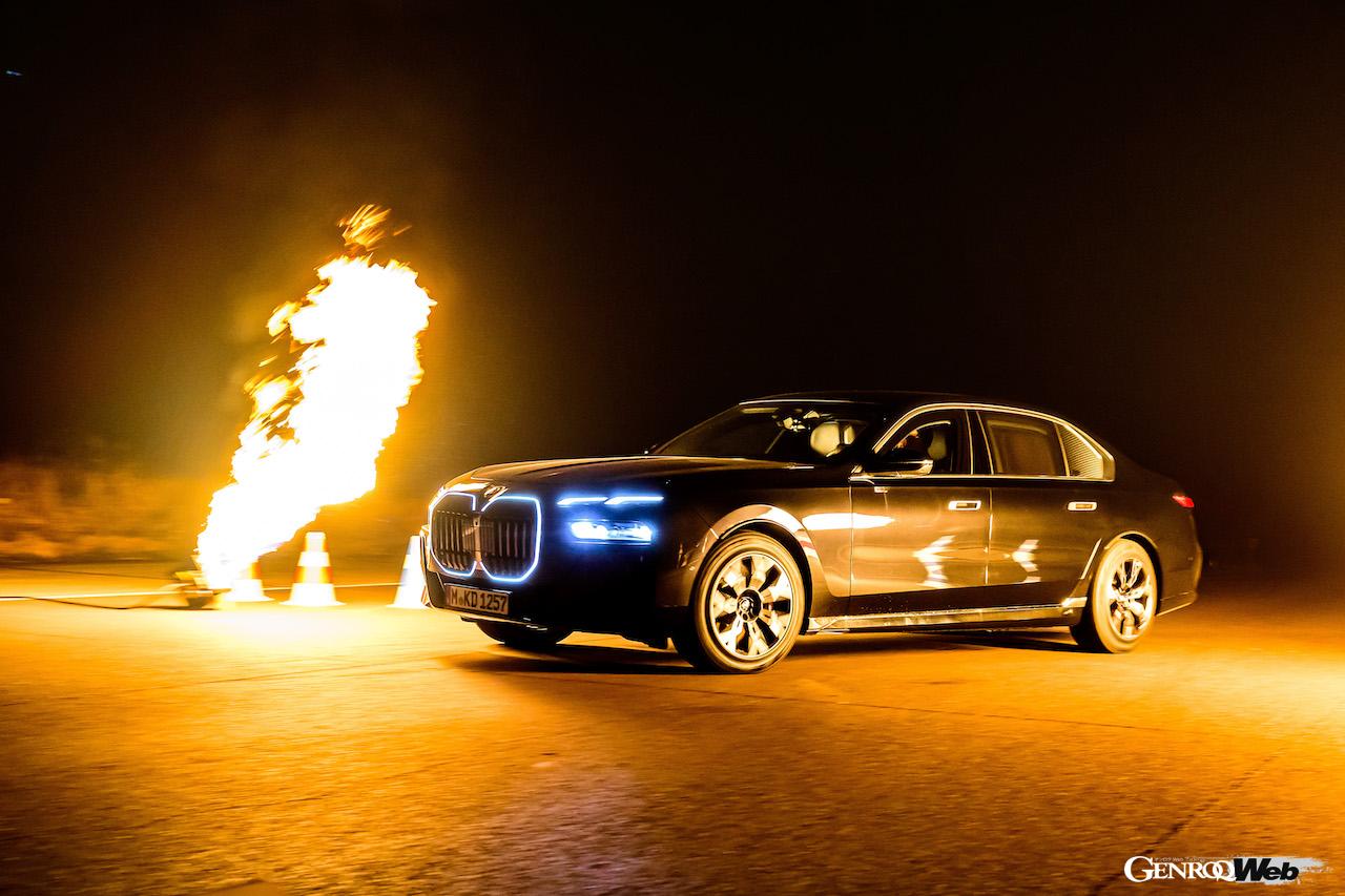 「BMWセキュリティビークル・トレーニング」で使用されている、BMW i7 プロテクション。