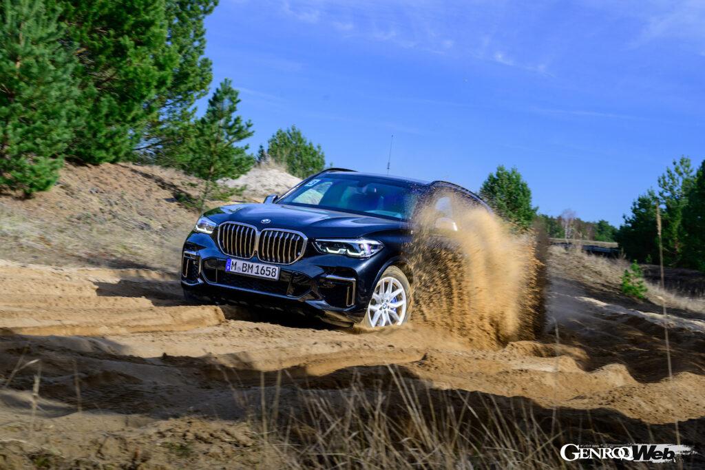 「BMWセキュリティビークル・トレーニング」で使用されている、BMW X5 プロテクション VR6。