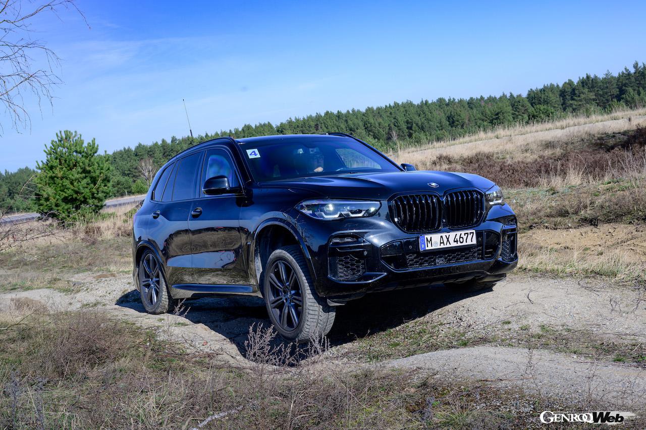 「BMWセキュリティビークル・トレーニング」で使用されている、BMW X5 プロテクション VR6。