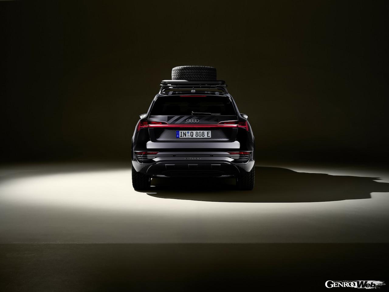 「アウディ Q8 e-tron エディション ダカール」のエクステリア。