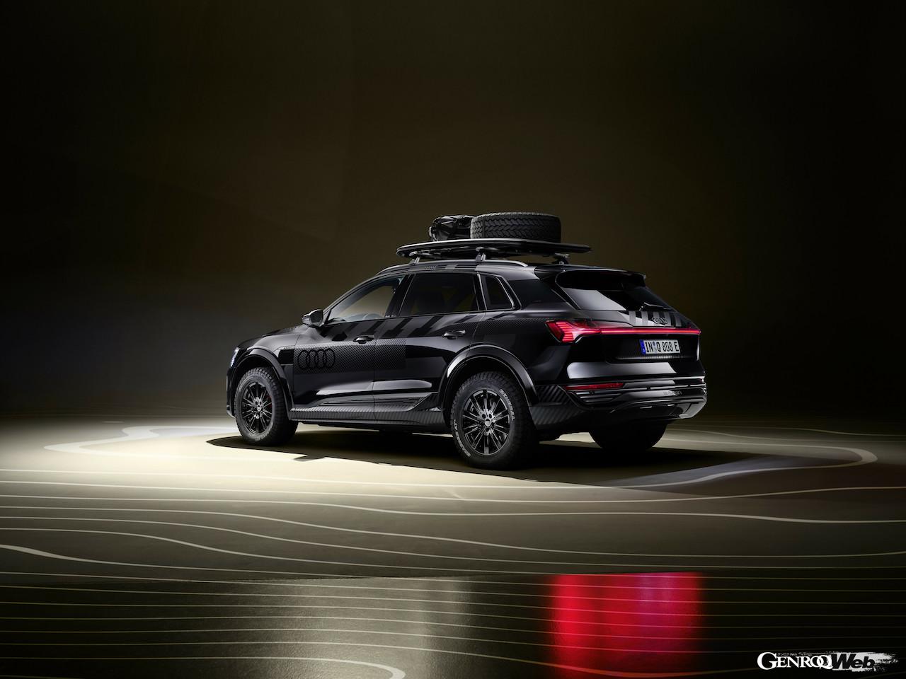 「アウディ Q8 e-tron エディション ダカール」のエクステリア。